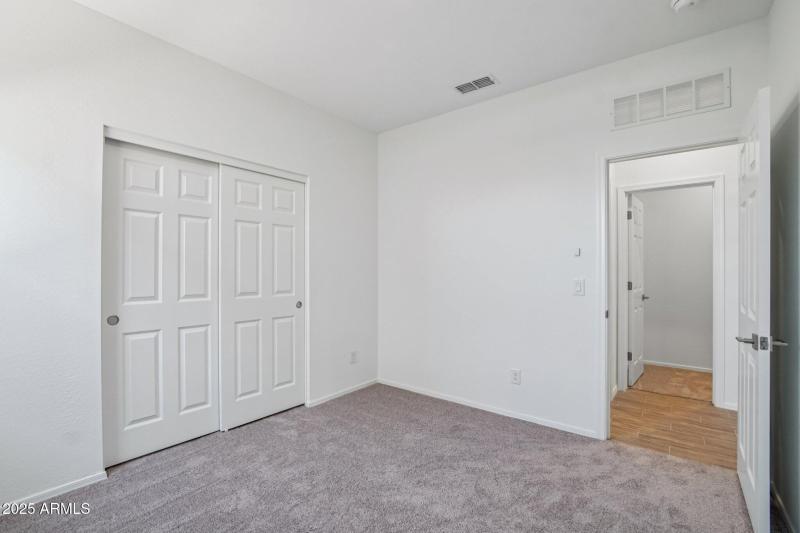 23-web-or-mls-W Mellen Ln-S3009-023