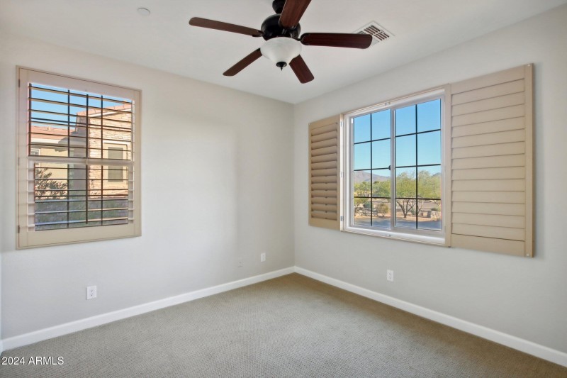 38-web-or-mls-E Via De Vaquero Dr-038