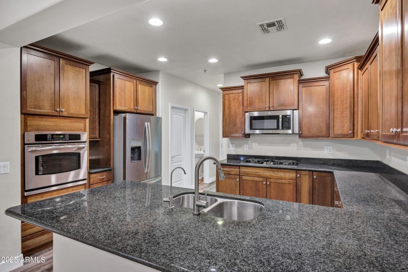 3918 E Cat Balue Dr-14