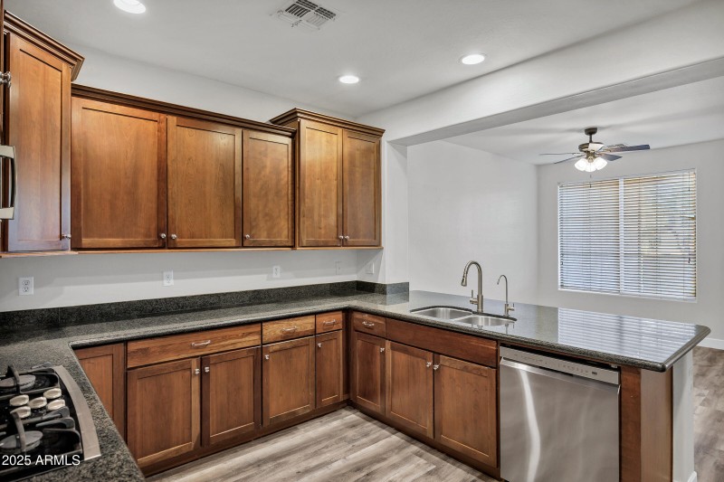 3918 E Cat Balue Dr-17