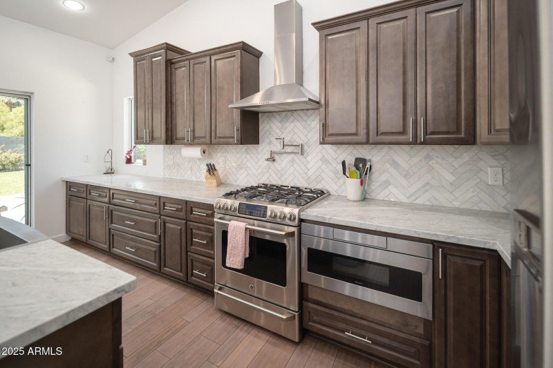 Kitchen - Chef's Kitchen