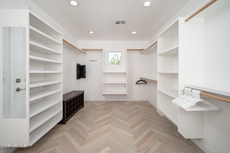 Primary - Massive closet!