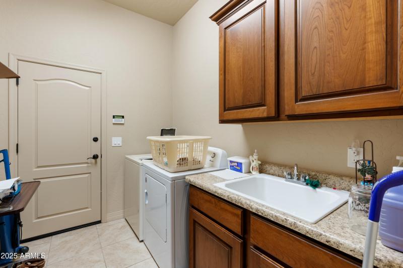 20-Laundry Room
