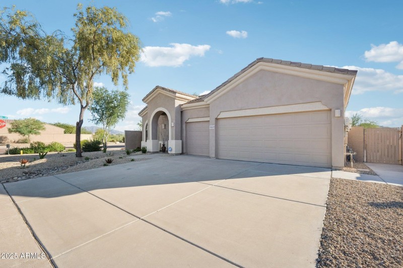 2-web-or-mls-W Sweet Acacia Dr-S0711-002