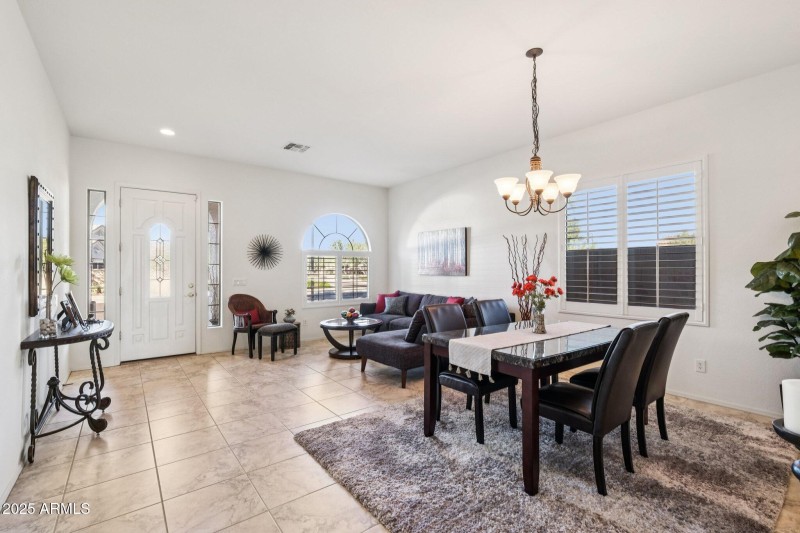 5-web-or-mls-W Sweet Acacia Dr-S0711-005