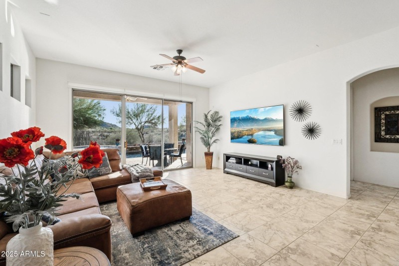 8-web-or-mls-W Sweet Acacia Dr-S0711-008