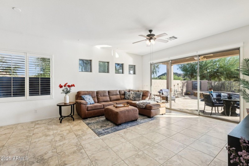 10-web-or-mls-W Sweet Acacia Dr-S0711-01