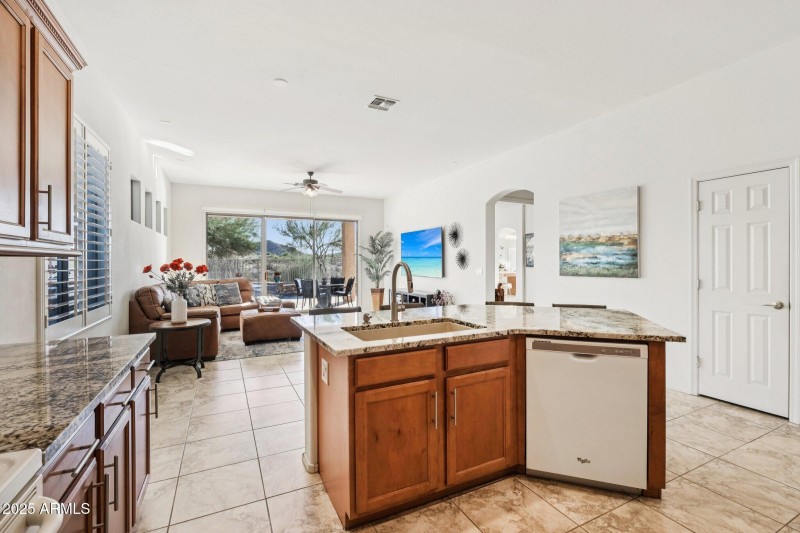 12-web-or-mls-W Sweet Acacia Dr-S0711-01