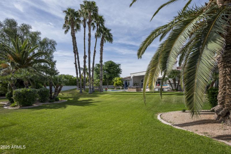 6649 E Berneil Dr-58