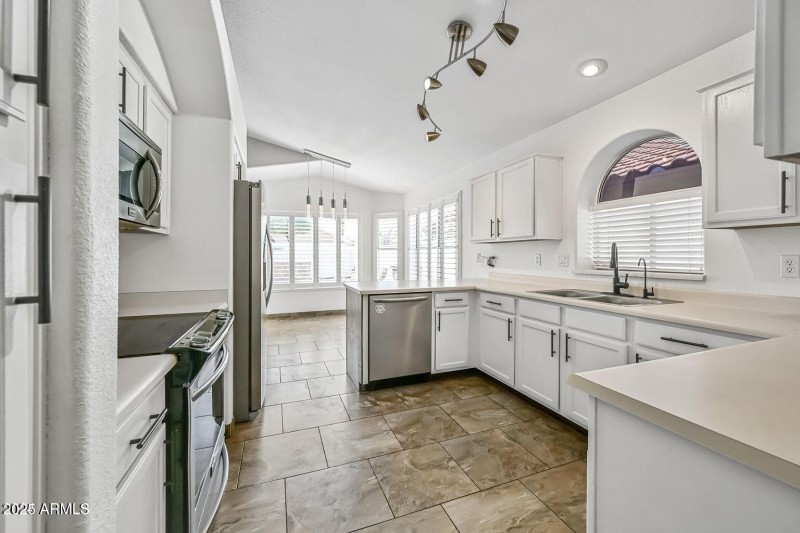 20241003212838694360000000-o