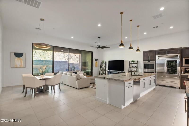 15-Kitchen and Dining