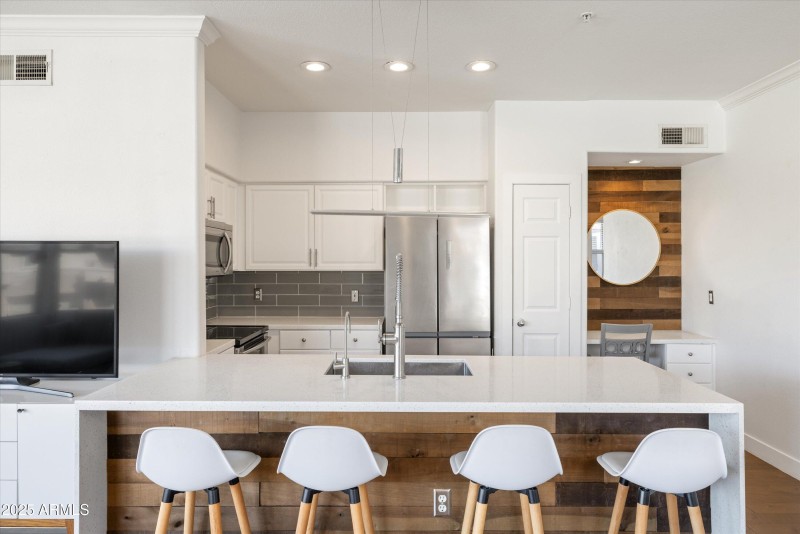 13-19777 n 76th Unit 2293 QA_13