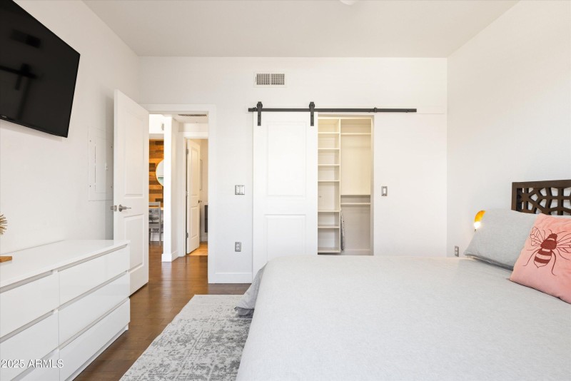 19-19777 n 76th Unit 2293 QA_19