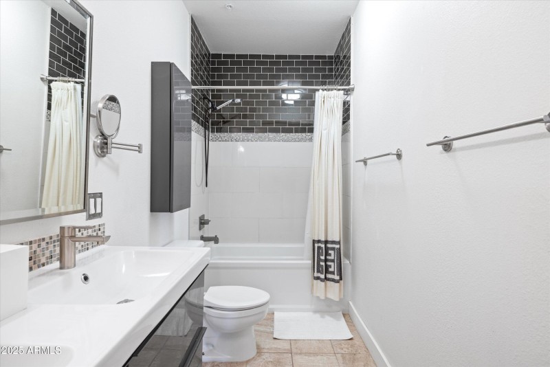 23-19777 n 76th Unit 2293 QA_23