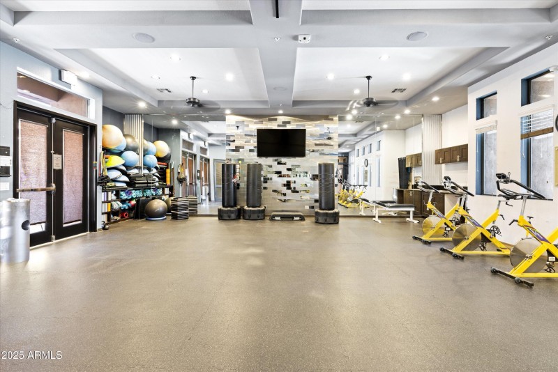 28-19777 n 76th Unit 2293 QA_28