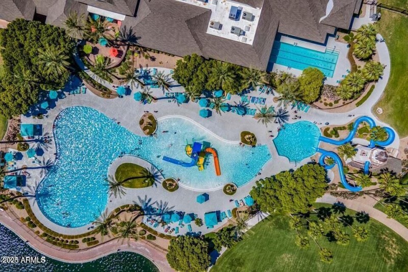 Starpointe Pool on the Lake