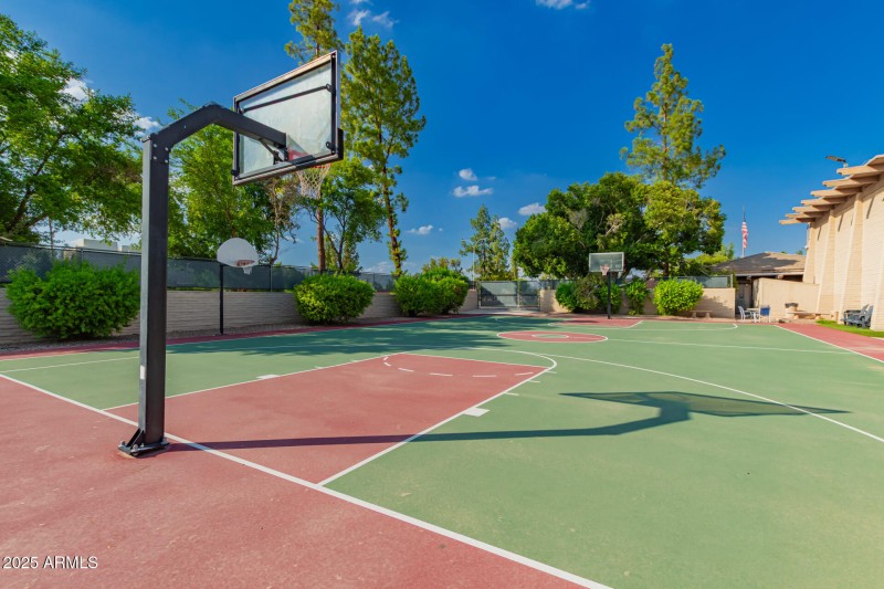 Clubhouse Basketball Courts