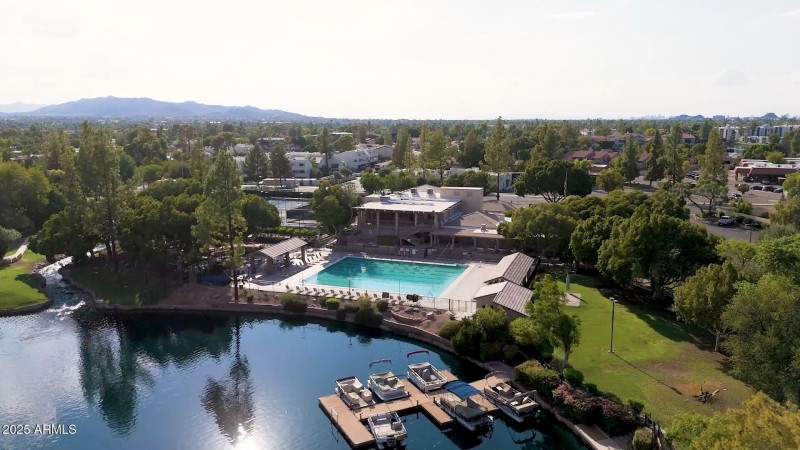 Lakes of Tempe Neighborhood Photo