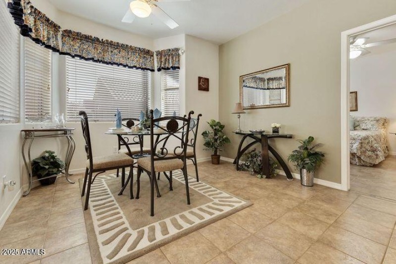 dining with bay window