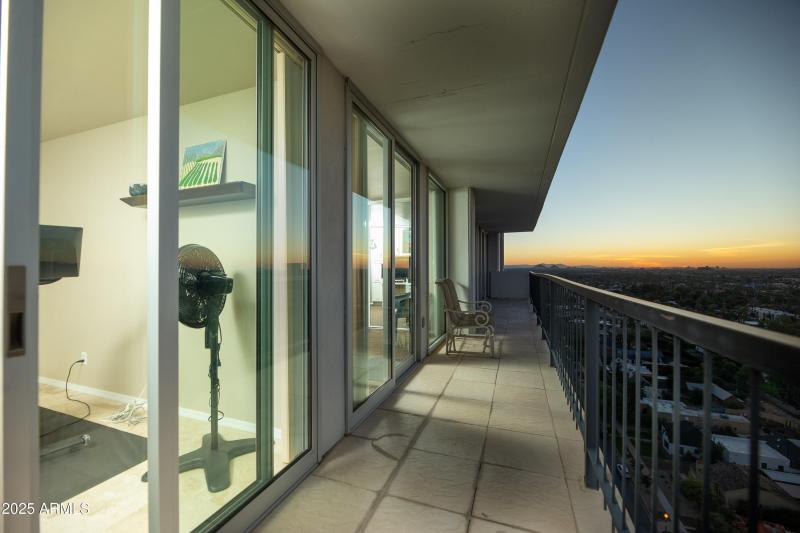 South Balcony spans 59'