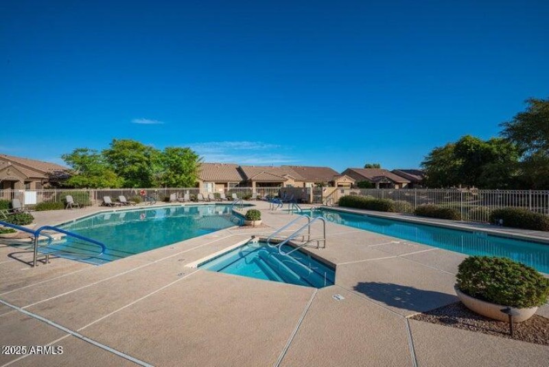 Pool Lagoon Lap & Spa