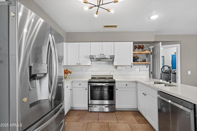 12-20251106-DSC09066