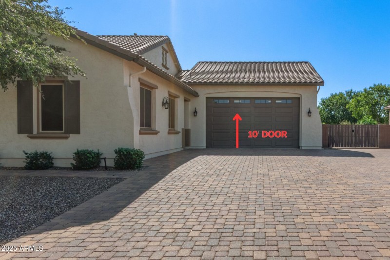 10' GARAGE DOOR