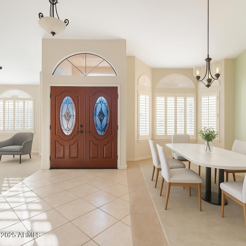Virtually staged dining room