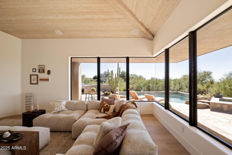 009_Family Room Views