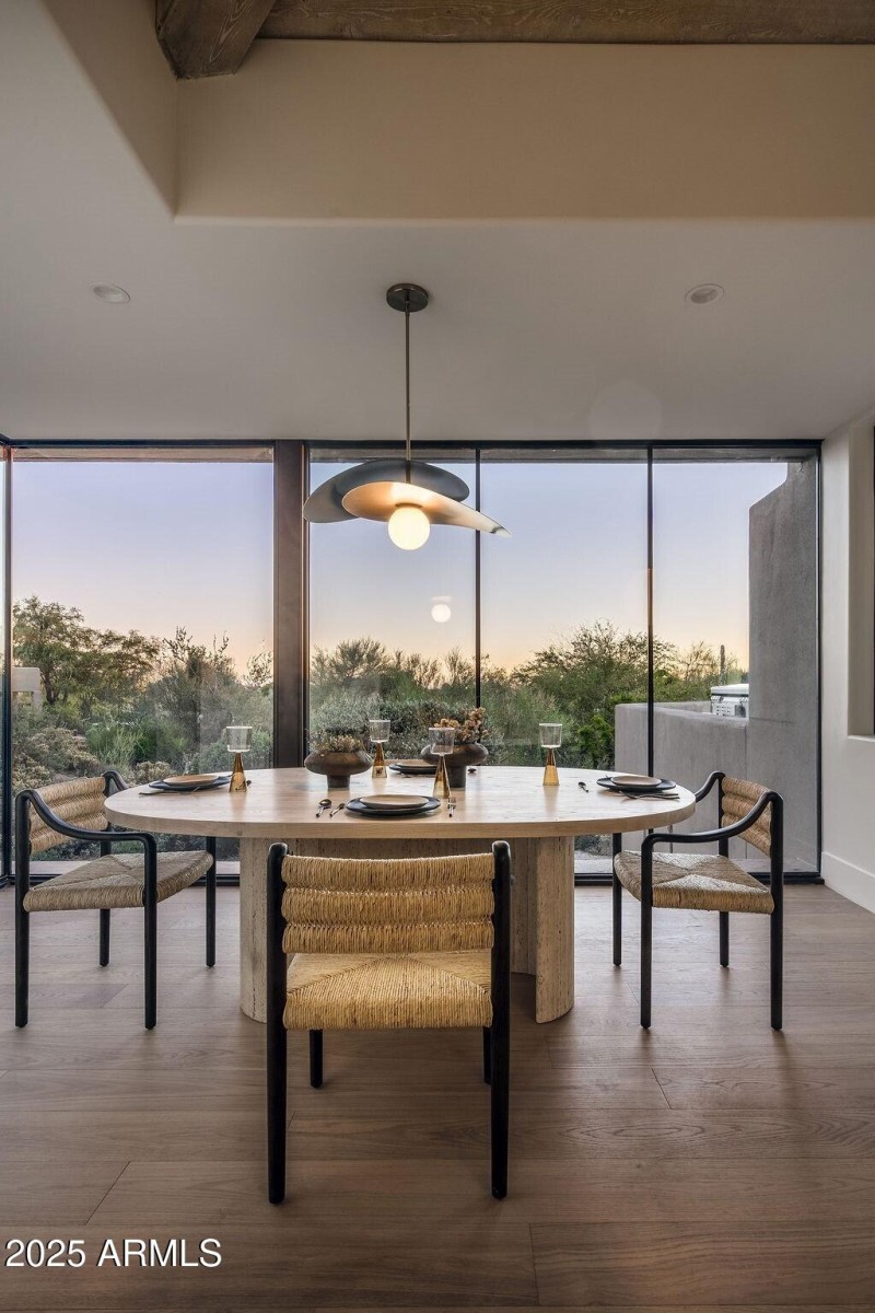 018_Dining with a view