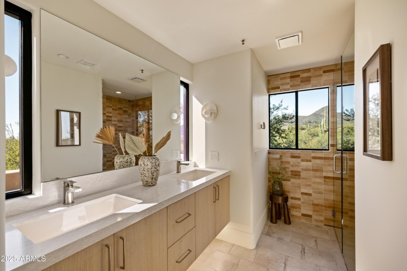 039_Guest Casita Bath