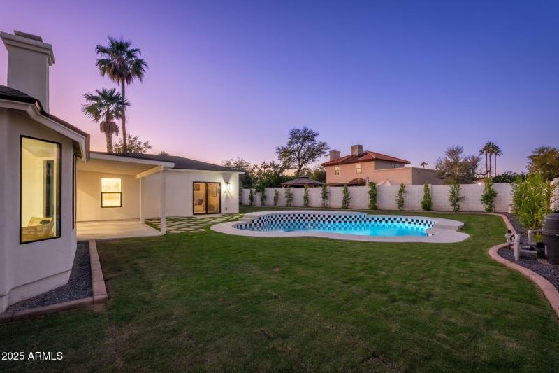 5744 E Marconi Ave - 11