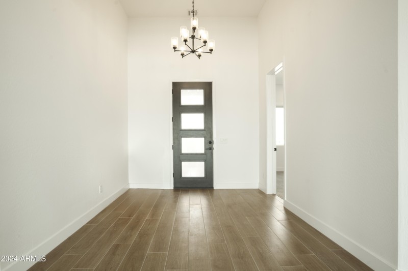 Elegant & spacious entry