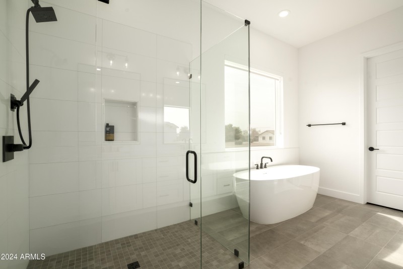 Huge shower & soaker tub