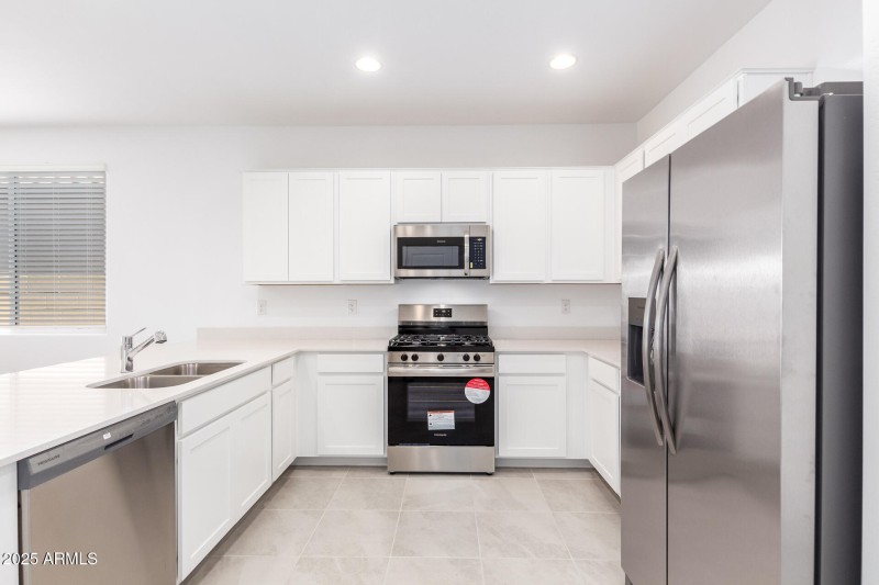 0011-11 - Marguerite