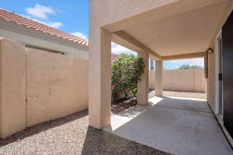 23-web-or-mls-12048 N 40th Way-23