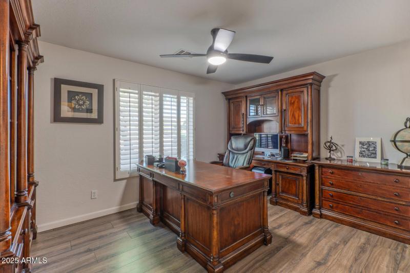 4601 East Pinnacle Vista Drive-large-016