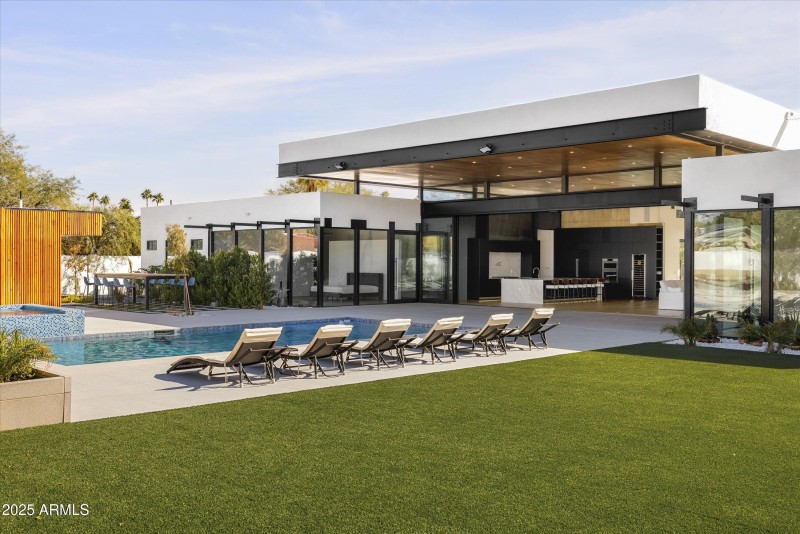 03-6026 E Pershing Dr_03