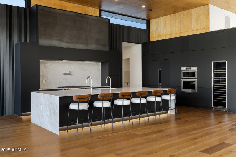 18-6026 E Pershing Dr_18