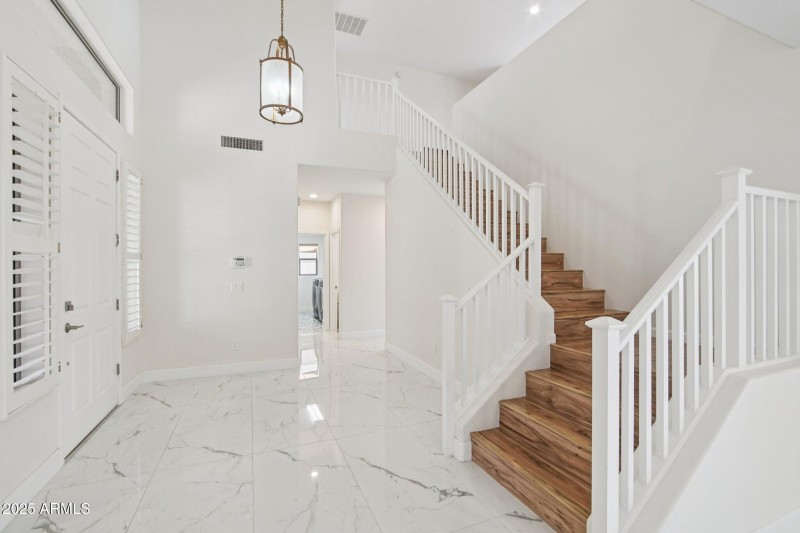 91-web-or-mls-N Hackberry Dr-S0811-005 (