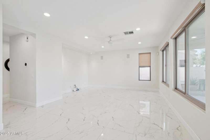 95-web-or-mls-N Hackberry Dr-S0811-009 (