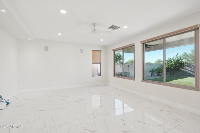 96-web-or-mls-N Hackberry Dr-S0811-010 (