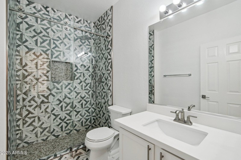 103-web-or-mls-N Hackberry Dr-S0811-017