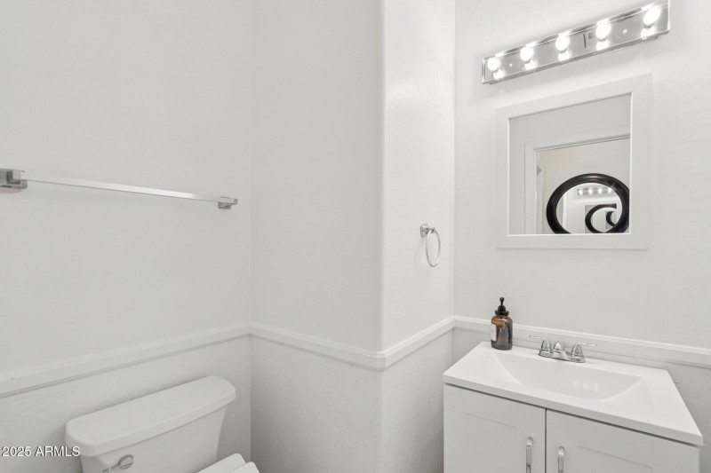 106-web-or-mls-N Hackberry Dr-S0811-020