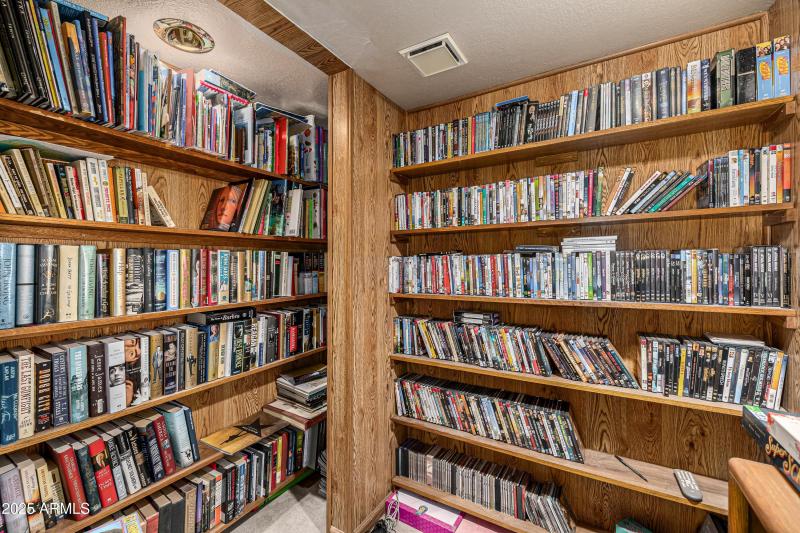 16557 E Nicklaus Dr Library copy