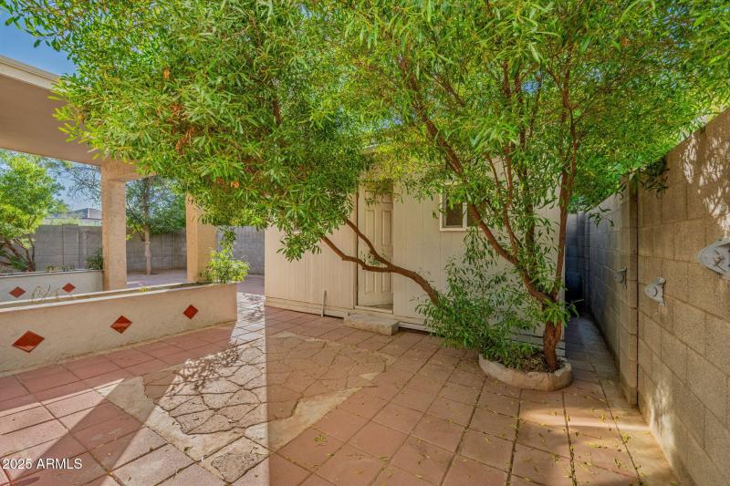 33-web-or-mls-2524 S 89th Lane-33