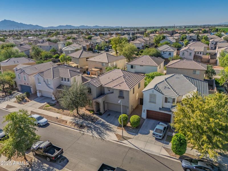 4-web-or-mls-2524 S 89th Lane-4