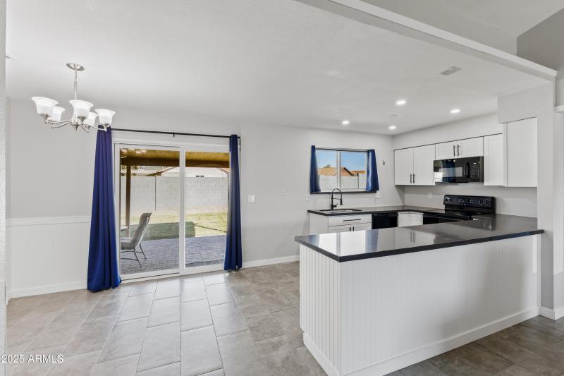 6102 E Fairfield St-9