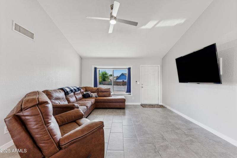 6102 E Fairfield St-6