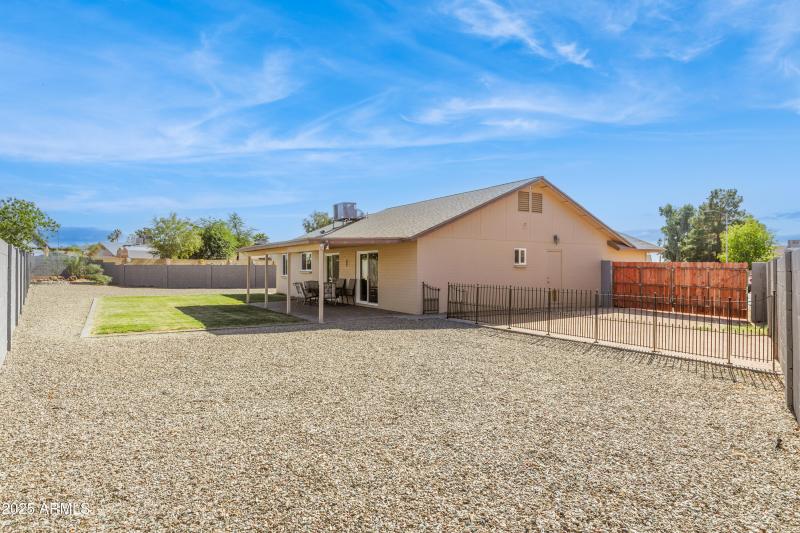 6102 E Fairfield St-29